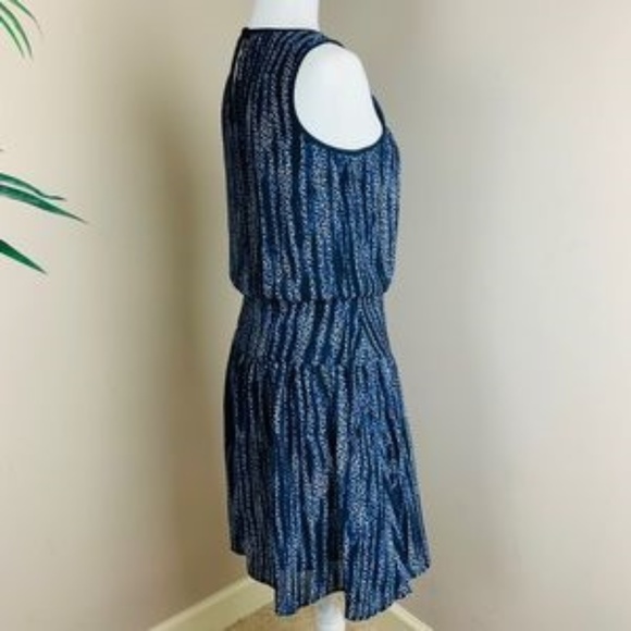 Michael Kors Burnell Sleeveless Printed Dress - Picture 4 of 7